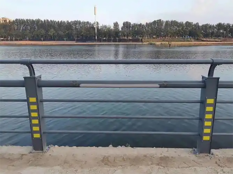 河道護欄